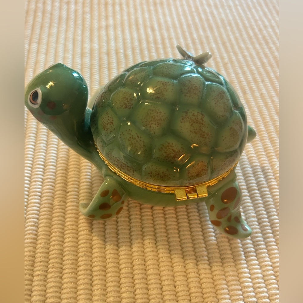 Green Turtle Trinket Box